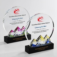Nouvelle conception de plaque de récompense en verre rond en cristal d'iceberg arc-en-ciel pour les concours