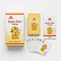 Cartes à jouer en papier personnalisées flexibles avec finition lisse dans une boîte en papier pour usage familial et de collection