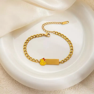 Bracelet tendance en acier inoxydable plaqué or 18 carats pour femmes, conçu avec un pendentif carré en forme de goutte d'huile, anti-allergique, bijoux durables - Product Image 4