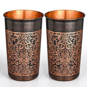 Juego de 2 vasos de cobre vintage, hechos a mano con grabado floral, para el hogar, cocina, tradicionales y reutilizables. - Product Image 1