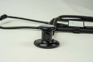 Estetoscopio Cardiológico de Doble Tubo y Doble Cara Profesional Médico Negro - Product Image 2