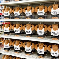 En gros, peluche ours musclé avec abdominaux, figurine pendentif pour enfants, pendentif ours fitness