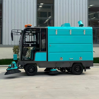 Balayeuse de voirie à énergie nouvelle avec cabine entièrement fermée, machine de nettoyage des surfaces routières pour le nettoyage des rues municipales