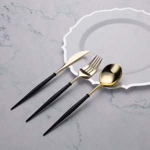 New Design Disposable Plastic Plates Spoon Lunch Box For Kids With Fork Cutlery Set