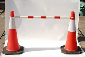 Yol güvenliği için kullanılan yansıtıcı yaka içeren 75cm 28 ''PE trafik konisi - Product Image 2