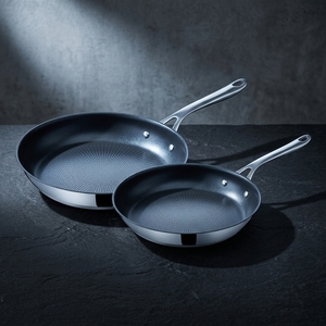 Ensemble de casseroles en acier inoxydable Cook's Direct de Jamie Oliver, 2 casseroles 24/28 cm, revêtement antiadhésif, indicateur de cuisson, rivets sécurisés - Product Image 4