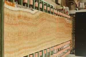 Dalles en onyx jaune naturel veiné pour sols et murs - Product Image 2