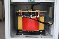 Stabilisateur de tension servo à large plage de tension d'entrée 100 KVA, double alimentation, un fil neutre, stabilisateur AVR automatique, affichage numérique