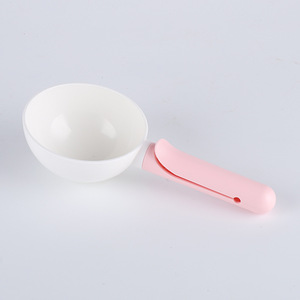 Cuchara para comida de mascotas, redonda, de plástico, reutilizable, para alimentador de animales pequeños - Product Image 4