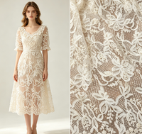 Tissu en dentelle de tulle blanc brodé de fleurs 3D, maille à pois en soie de lait, dentelle soluble dans l'eau pour robe, lingerie et peignoir pour femme