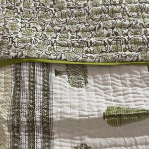 Colcha Kantha Hecha a Mano con Estampado Indio, 100% Algodón Puro, Colcha Kantha Orgánica Reversible para Invierno - Product Image 1