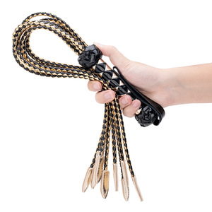 <span class=keywords><strong>Fouet</strong></span> tressé multi-queues en cuir PU artisanal SMBD avec boucle de poignet et poignée ergonomique, jouets sexuels pour adultes pour couple - Product Image 2