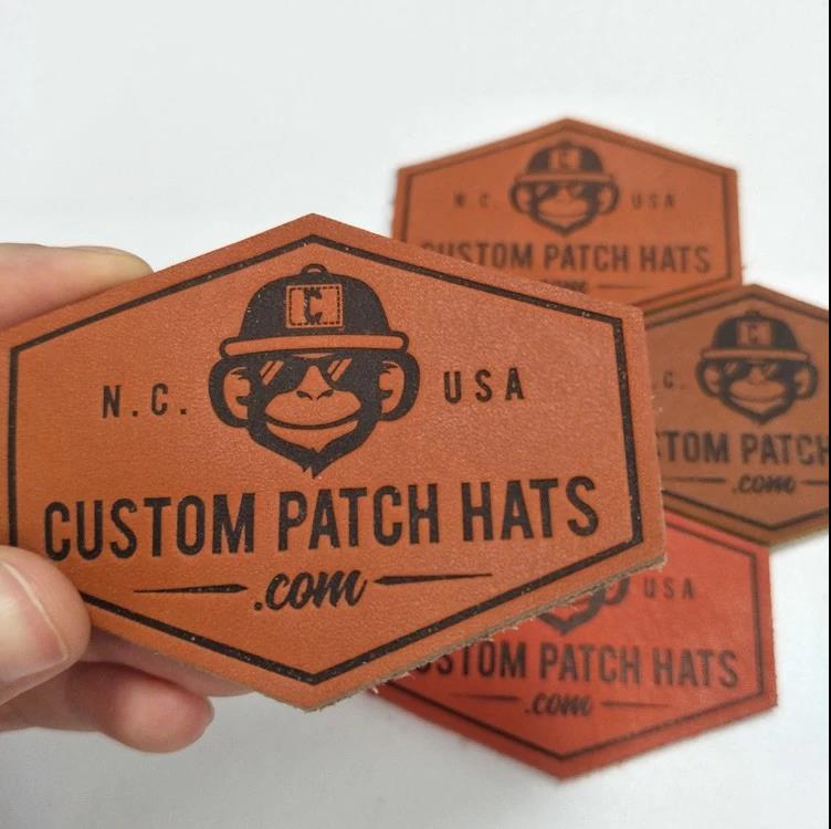 Produsen Kustom Logo Patch Kulit Logo Timbul Tambalan Kulit untuk Tas Tangan, Label Kulit OEM untuk Topi/Pakaian