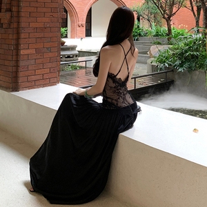 <span class=keywords><strong>Robe</strong></span> de soirée <span class=keywords><strong>longue</strong></span> en dentelle noire à <span class=keywords><strong>dos</strong></span> <span class=keywords><strong>nu</strong></span> avec une touche féminine - Product Image 5