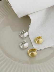 Boucles d'oreilles clipsables en forme de U, design personnalisé minimaliste pour femmes, en argent S925 rhodié, plaqué or 18 carats, fil métallique - Product Image 2