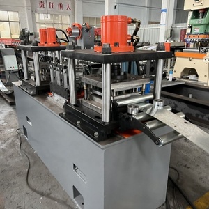 Rail <span class=keywords><strong>de</strong></span> guidage latéral <span class=keywords><strong>de</strong></span> porte <span class=keywords><strong>de</strong></span> volet roulant en acier galvanisé <span class=keywords><strong>de</strong></span> 1.3-1.5mm faisant la machine <span class=keywords><strong>de</strong></span> formage <span class=keywords><strong>de</strong></span> rouleaux - Product Image 5