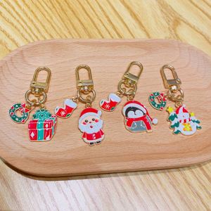 Nouvelle Tendance Porte-clés Métallique Mignon et Coloré pour Cadeaux de Noël, Mini Pendentif Portable, Accessoires de Décoration de Sac - Product Image 5