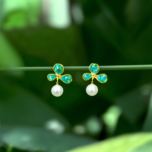 Pendientes de Cristal con Baño de Oro PVD, Acero Inoxidable 316L, Diseño de Perla Colgante, Sostenibles y Resistentes - Product Image 3