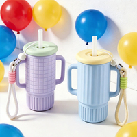 Nouvelle tasse en silicone de 245 ml avec paille et couvercle, tasse à bec réutilisable, tasse à boire portable avec cordon, tasse d'apprentissage portable en silicone