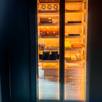 Armoire à cigares de luxe légère avec porte vitrée, armoire de rangement pour cigares encastrée sur mesure OEM pour villa et club