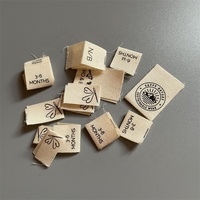 Étiquettes de vêtements en coton de qualité supérieure, carrées, imprimées, tissées, à coudre, lavables, avec extrémités pliées, pour vêtements personnalisés, vente en gros, fabricant chinois