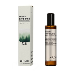 Refrescante de Telas Xiuxiu con Aroma a Naranja Amarga y Cedro, Ingredientes Botánicos Naturales, Spray Ecológico para Ropa - Product Image 1