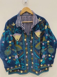 Chaqueta de terciopelo azul hecha a mano con estampado floral Suzani, estilo bohemio, tipo bomber, abrigo de invierno para mujer, ropa exterior de boutique de la India. - Product Image 2