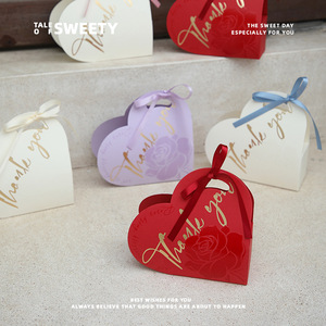 Boîte-cadeau élégante avec poignée en forme de cœur-Boîte à bonbons en feuille d'or en relief avec ruban d'arc pour les faveurs de la Saint-Valentin de mariage et la décoration de fête de festival - Product Image 1