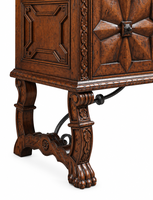Buffet rustique en bois vieilli avec portes à étoiles sculptées et pieds à griffes pour salon et entrée