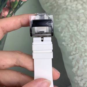 นาฬิกาอัตโนมัติโครงกระดูกน้ำหนักเบาพิเศษ รุ่น 3502 คุณภาพสูง สายยางสีขาว เหมาะสำหรับผู้ชายที่ชอบเล่นกีฬาและสไตล์ลำลอง - Product Image 4
