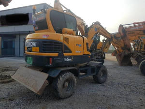 Pelle multifonction sur chenilles originale de la Corée Hyundai 55-7 Hyundai à haut rendement en bon état en vente - Product Image 3