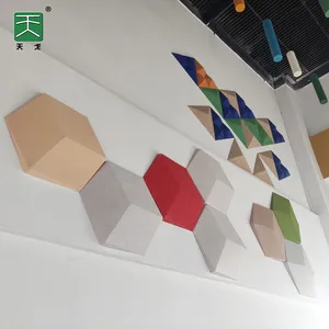 TianGe Factory New Design 9/12 mm六角形3D壁吸音耐火ポリエステル繊維ペットフェルト音響パネル