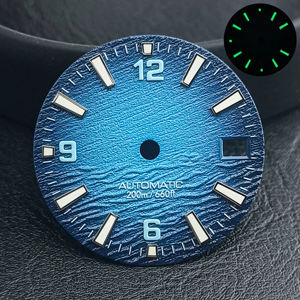 Esfera de Reloj Personalizable OEM con Diseño de Olas Oceánicas en Degradado Azul para Movimiento NH35, Resistente al Agua hasta 200 m, Marcadores Luminosos C3 - Product Image 4