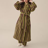 Peignoir long en polaire thermique pour femme, rayé, en peluche, chaud, épais, moelleux, surdimensionné, col en V, vêtement de détente