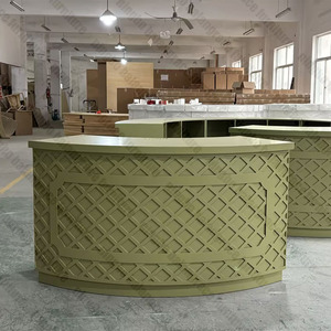 Barra Redonda de Madera Verde de Estilo Moderno para Alquiler en Bodas, Fiestas y Eventos, en Oferta - Product Image 6