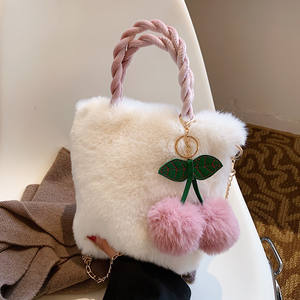 Sac à bandoulière en chaîne d'automne et d'hiver Design Cherry Girl Chain Plush Bag.Z0233 - Product Image 3