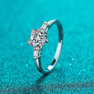 Limited Time Offer! Wholesale Fine Jewelry Rings Heart-shaped Silver Moissanite Rings Plated with Platinum