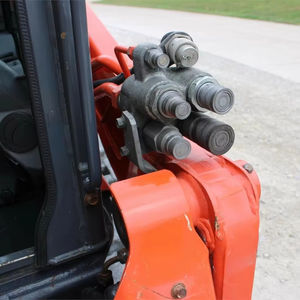 Chargeuse compacte Kubota SVL75 modèle 2020, 74 CV, capacité de charge de 4,1 tonnes, roulement moteur, machinerie agricole avec moteur et boîte de vitesses - Product Image 2