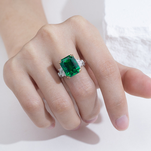 Bague en or blanc 18 carats avec diamant de laboratoire et émeraude pour femme, Messi Jewelry MSR-2038 - Product Image 5