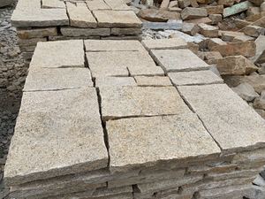 Tấm Ốp Tường Khô Gỗ Veneer Đá Lâu Đài Mộc Mạc Màu Be Màu Vàng G682 Kích Cỡ Hình Chữ Nhật - Product Image 2