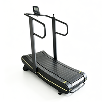 Tapis roulant courbé non motorisé à entraînement mécanique, poids net 70 kg, charge utilisateur maximale 150 kg, cadre robuste pour salle de sport/studio cardio