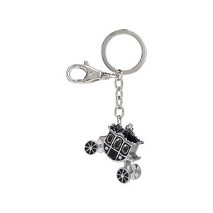 Portachiavi in metallo a forma di carrozza argentata con catena e clip per borsa o chiavi - Product Image 1