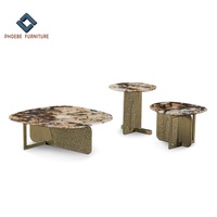 Ensemble de table à manger rectangulaire de luxe en marbre naturel doré avec base en laiton et pieds en cuivre