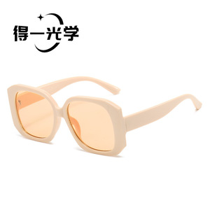 Oversized Square Frame <b>Sunglasses</b> Black UV400 Women Fashion Sun Protection - Product Image 5