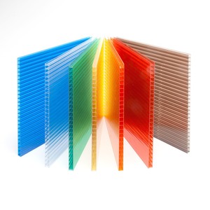 Plaques creuses en polycarbonate transparent de haute qualité au design moderne, OEM ODM, pour toitures de serres, bâtiments et hôtels, avec finition gaufrée - Product Image 3