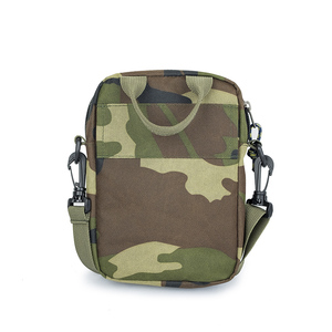 Sac à bandoulière mini messager personnalisé en polyester résistant à l'eau de style camouflage pour adolescents et hommes - Product Image 2