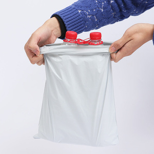 Bolsas de Plástico PE Blancas y Brillantes para Envíos Express, Económicas y Listas para Enviar, con Autocierre para Ropa - Product Image 3