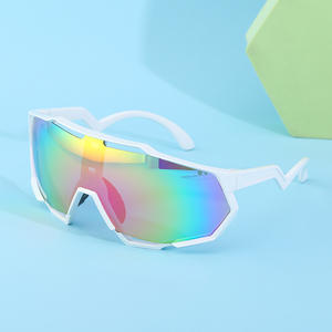 Lunettes de soleil de cyclisme tendance pour hommes avec verres polarisés en PC, protection UV400 pour les sports de plein air et la protection solaire - Product Image 1