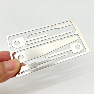Herramienta de rescate de emergencia de acero inoxidable grabada químicamente a medida, tamaño tarjeta de crédito, para supervivencia al aire libre y camping, con herramienta de escape de capturados - Product Image 4