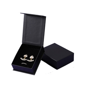 Boîte de combinaison de bijoux en papier rigide rectangulaire personnalisable en gros avec fermeture magnétique et doublure en coton - Product Image 2